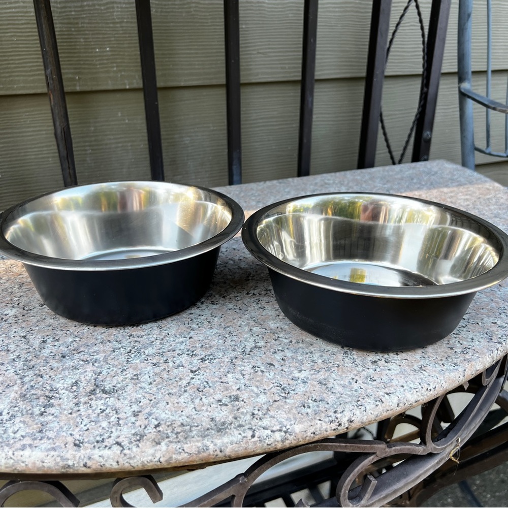 NWT Stainless Steel Set/2 Dog Bowls Black Powder Coat Non Skid Base 52 Oz - Picture 2 of 4